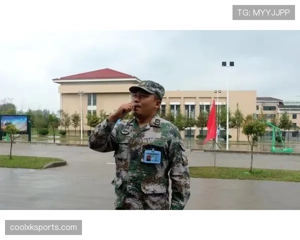 裁判哨音的规则含义:不同哨声如何对应比赛中的判罚与指令 裁判哨音的规则含义:不同哨声如何对应比赛中的判罚与指令